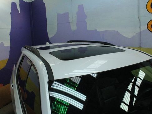 Used 2022 Chevrolet Traverse RS image 5