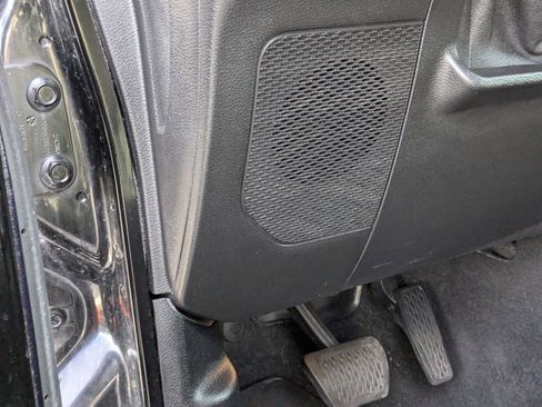 Used 2021 Jeep Gladiator Willys image 16