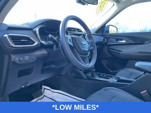 Used 2021 Chevrolet TrailBlazer LT w/ Convenience Package image 11