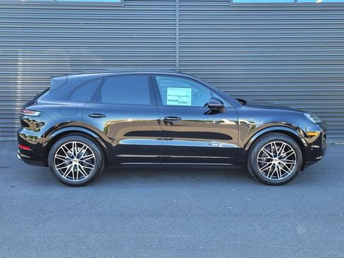 New 2026 Porsche Cayenne AWD/4WD image 8