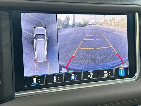 Used 2021 GMC Yukon Denali image 21