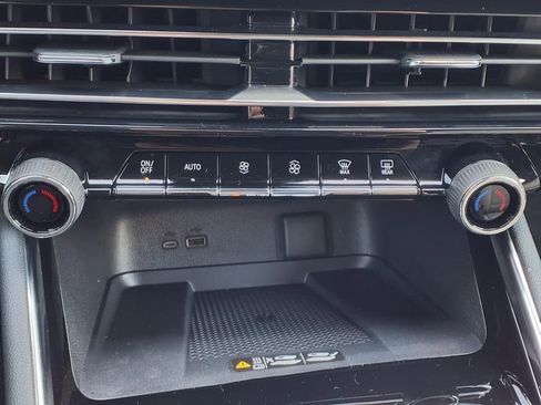 New 2026 Chevrolet Traverse LT w/ Enhanced Driving Package image 16