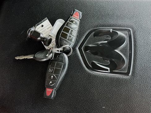 Used 2018 RAM 2500 Laramie w/ Sport Appearance Group AWD/4WD image 35