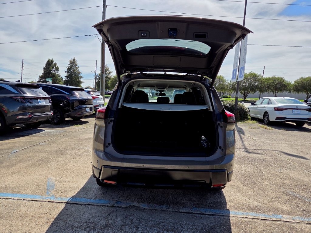 Used 2026 Nissan Rogue SV w/ Rock Creek Premium Package AWD/4WD image 27