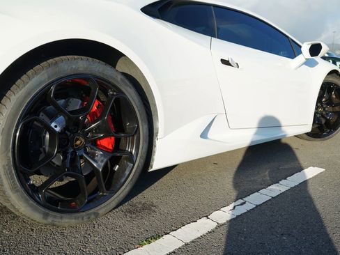Used 2019 Lamborghini Huracan LP 580-2 RWD image 7