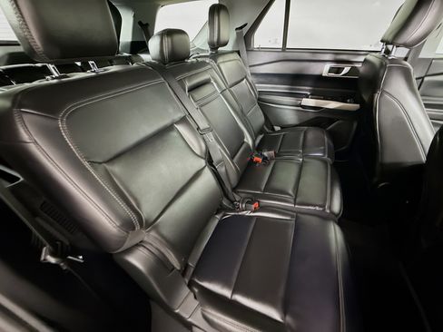 Used 2022 Ford Explorer XLT w/ Equipment Group 202A image 34