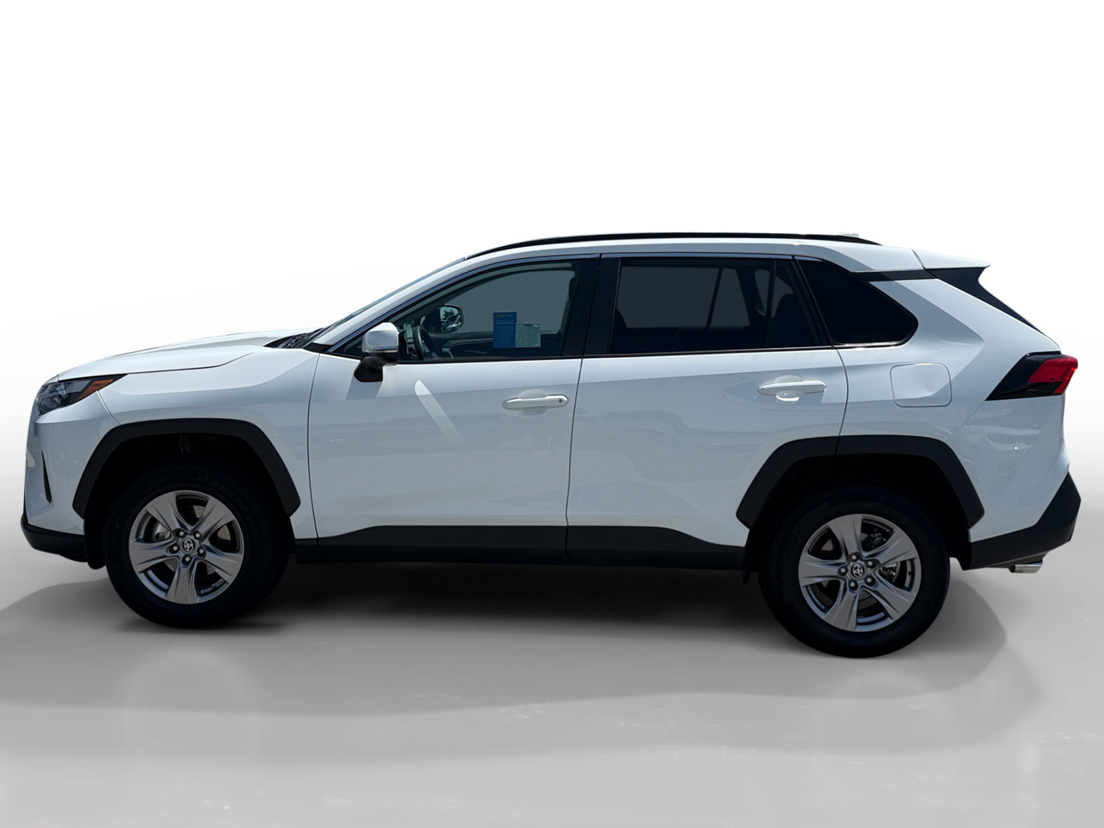 Used 2025 Toyota RAV4 XLE FWD image 2
