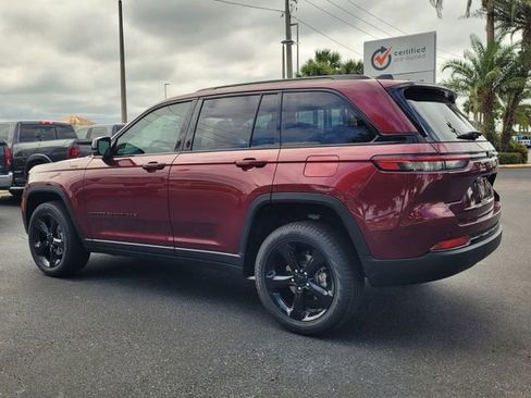Used 2025 Jeep Grand Cherokee Limited w/ Black Appearance Package image 5
