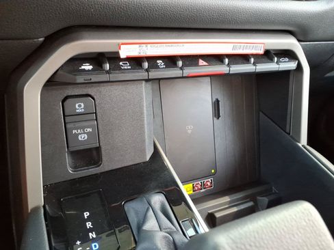 Certified 2025 Toyota Tundra Limited AWD/4WD image 19