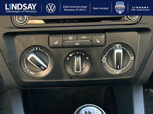 Used 2017 Volkswagen Jetta SE image 15