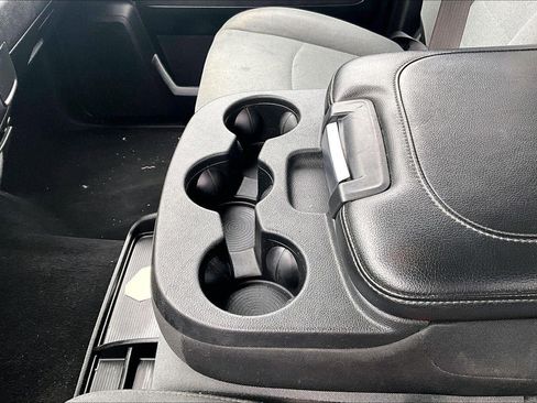 Used 2021 RAM 1500 Classic SLT image 13