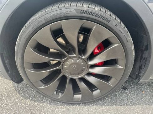 Used 2022 Tesla Model Y Performance AWD/4WD image 7