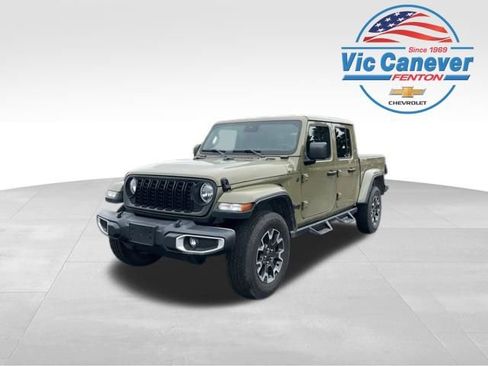 Used 2025 Jeep Gladiator Sport w/ Premium Package image 1