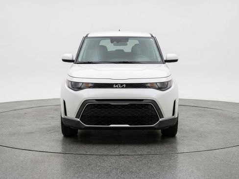 Used 2025 Kia Soul LX w/ LX Technology Package image 2