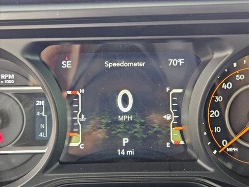 New 2025 Jeep Gladiator Mojave w/ Convenience Group image 11