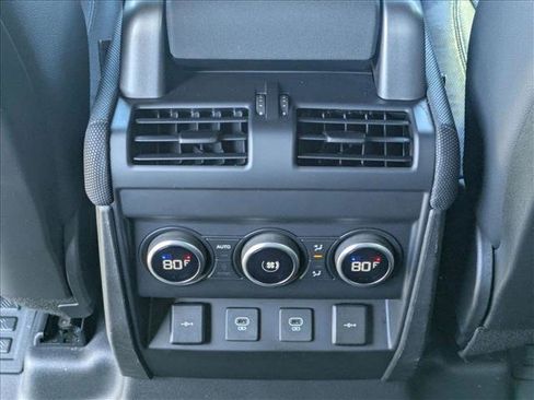 Used 2022 Land Rover Defender 110 X-Dynamic SE AWD/4WD image 18