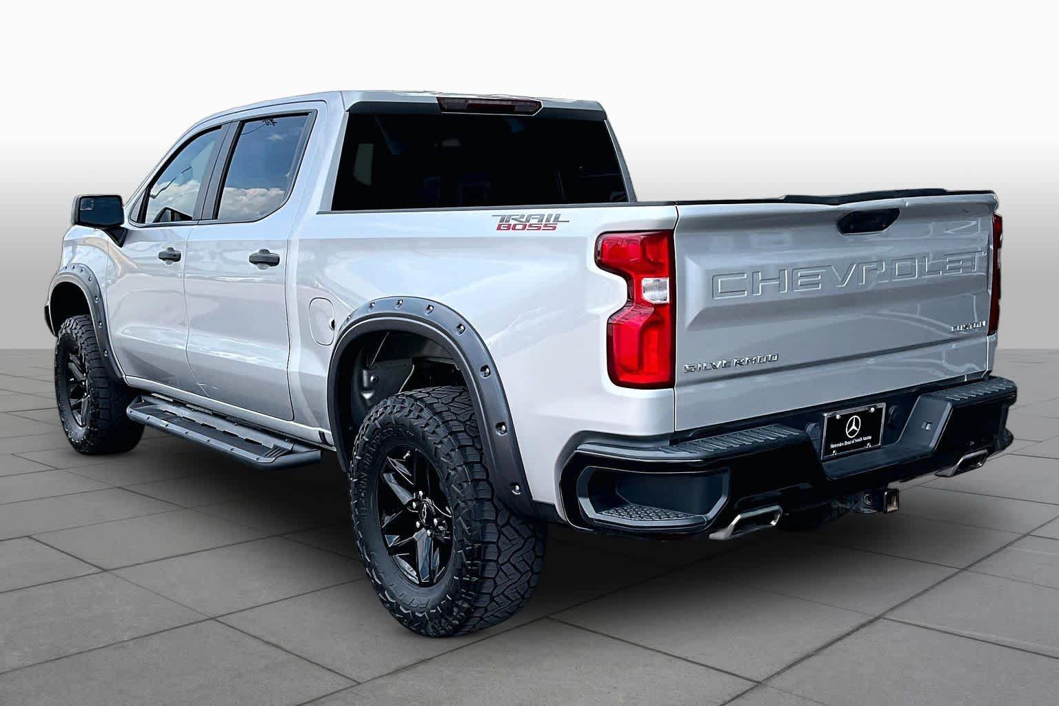 Used 2019 Chevrolet Silverado 1500 Custom Trail Boss w/ Custom Convenience Package AWD/4WD image 11