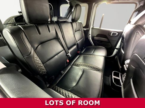 Used 2022 Jeep Wrangler Unlimited Sahara AWD/4WD image 23