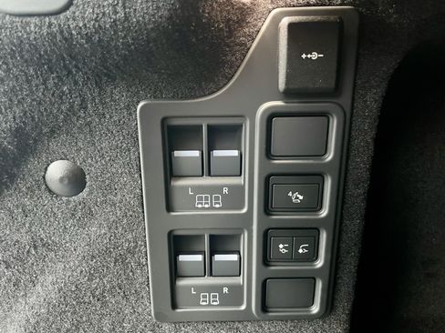 New 2026 Land Rover Discovery Dynamic SE AWD/4WD image 41