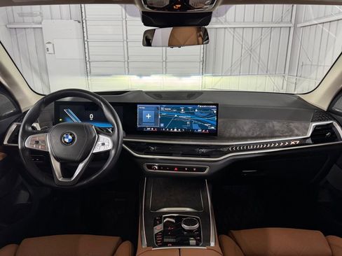 Used 2024 BMW X7 xDrive40i w/ Premium Package image 24