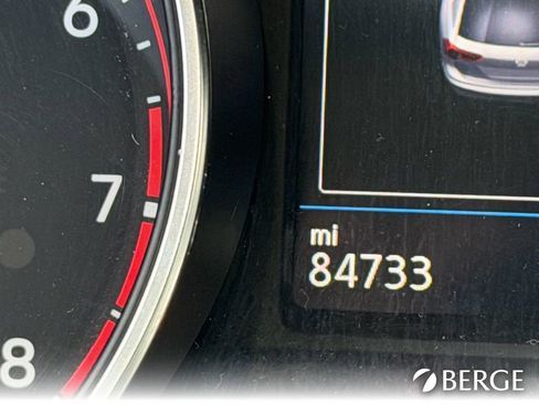 Used 2018 Volkswagen Tiguan SEL FWD image 40