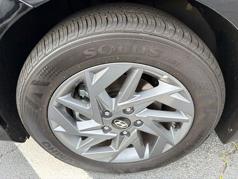 Used 2026 Hyundai Elantra Hybrid FWD image 11