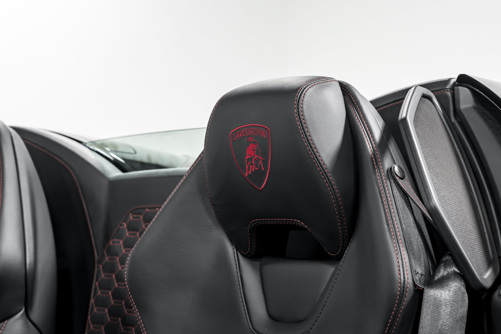Used 2022 Lamborghini Huracan EVO RWD image 20