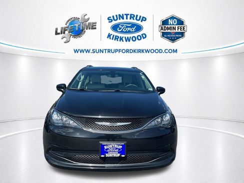 Used 2021 Chrysler Voyager Lxi FWD image 10