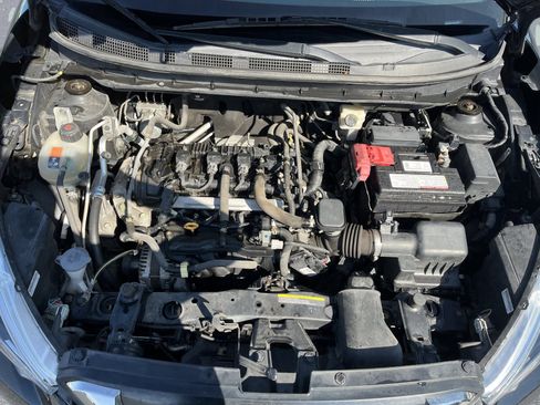 Used 2018 Nissan Kicks SR w/ Premium Package image 9