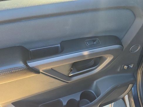 Used 2015 Nissan Titan SV w/ SV Value Truck Package image 29