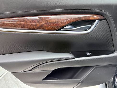 Used 2013 Cadillac XTS Luxury image 17