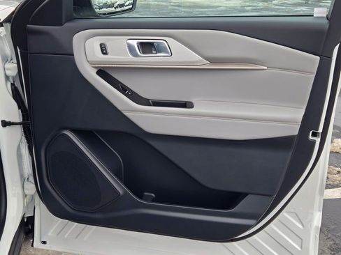 New 2026 Ford Explorer Active w/ Active Comfort Package image 5