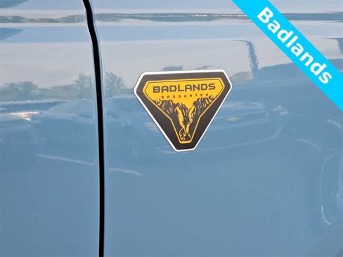 Used 2023 Ford Bronco Badlands w/ Sasquatch Package image 11