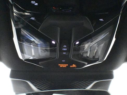 Used 2025 BMW X3 xDrive30i w/ Convenience Package image 22