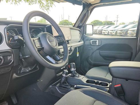 Used 2026 Jeep Wrangler Unlimited Sport AWD/4WD image 9