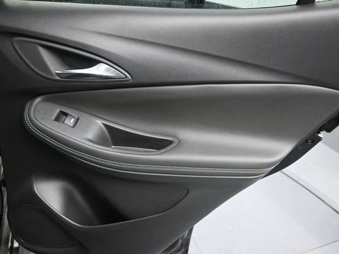Used 2023 Buick Encore GX Select w/ Sport Touring Package FWD image 23