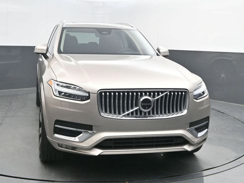 Certified 2024 Volvo XC90 B5 Plus image 10