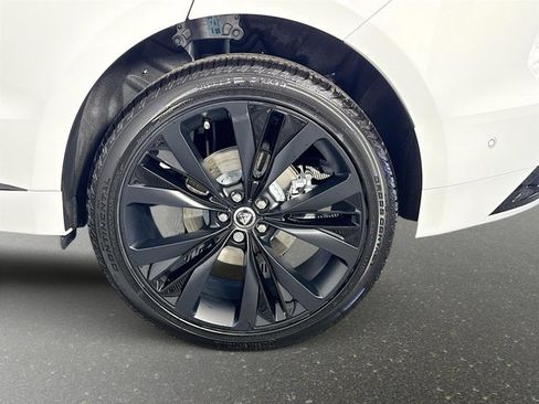 Used 2026 Jaguar F-PACE R-Dynamic S image 33