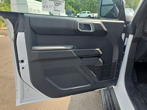 New 2026 Ford Bronco Outer Banks w/ Black Appearance Package AWD/4WD image 9