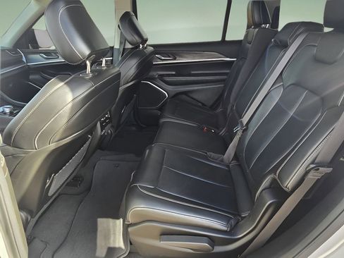 Used 2021 Jeep Grand Cherokee L Limited image 27