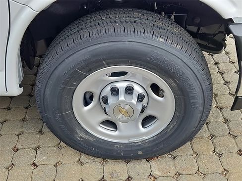 New 2025 Chevrolet Express 2500 w/ Driver Convenience Package image 4