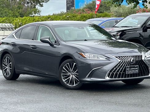 Certified 2023 Lexus ES 300h w/ Premium Package image 2