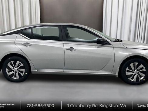 Used 2024 Nissan Altima 2.5 S image 4