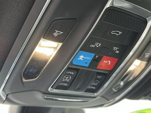 Used 2023 Jeep Grand Cherokee L Laredo image 21