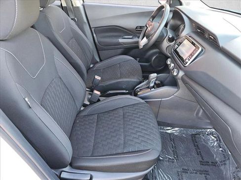 Used 2022 Nissan Kicks S FWD image 24