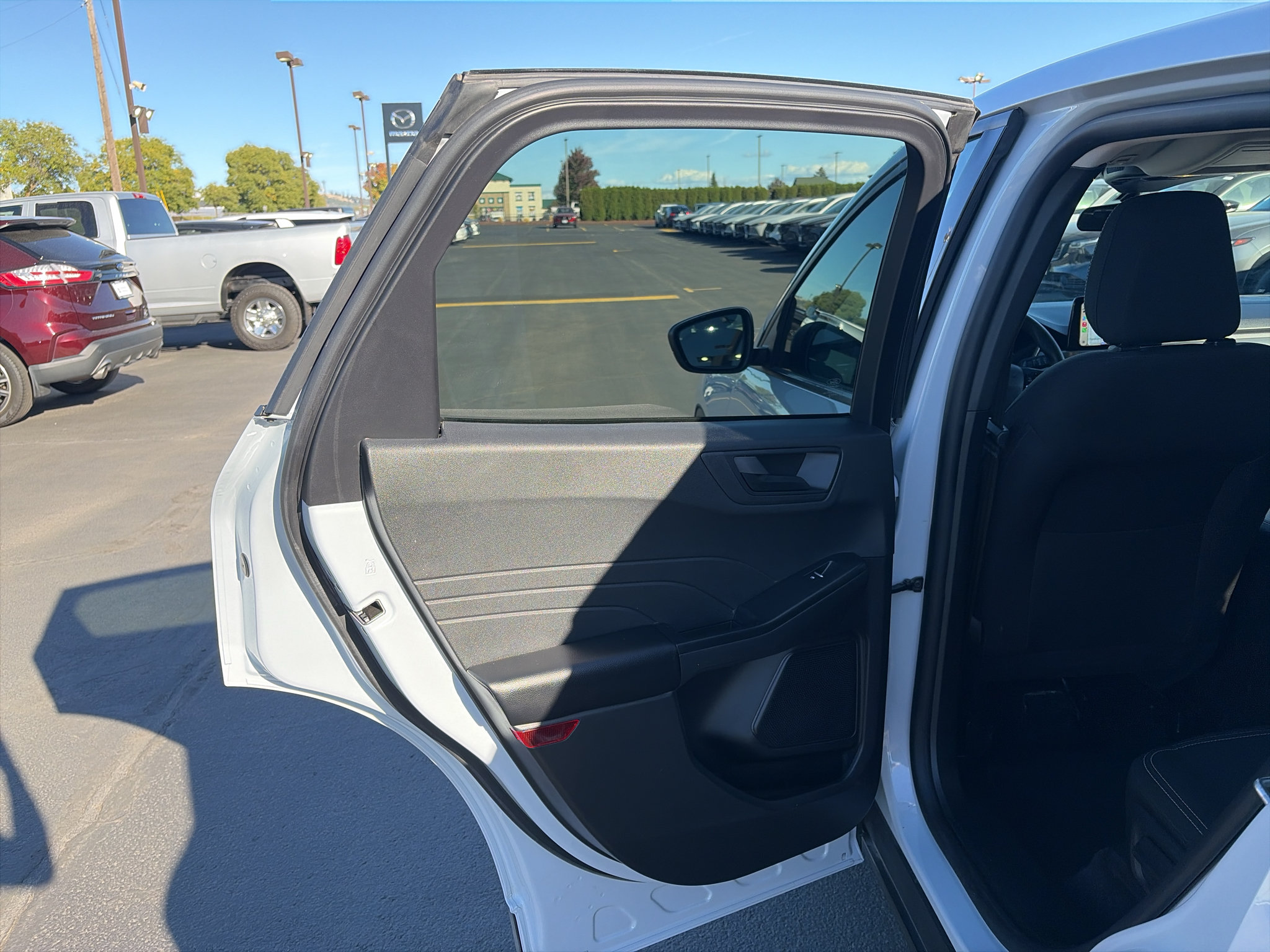 Used 2025 Ford Escape Active AWD/4WD image 12
