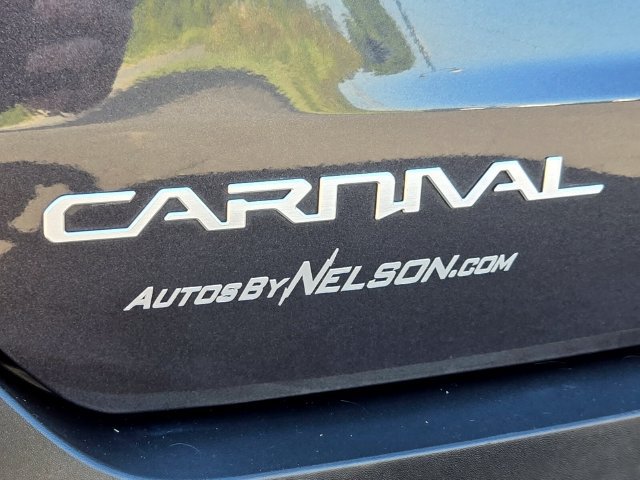 Used 2025 Kia Carnival FWD image 17