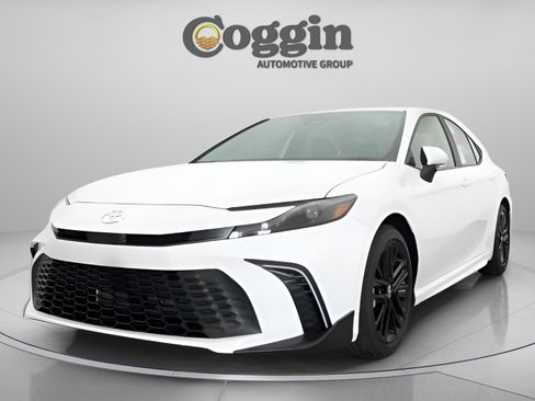 Used 2026 Toyota Camry SE w/ Multimedia Upgrade Package FWD image 32