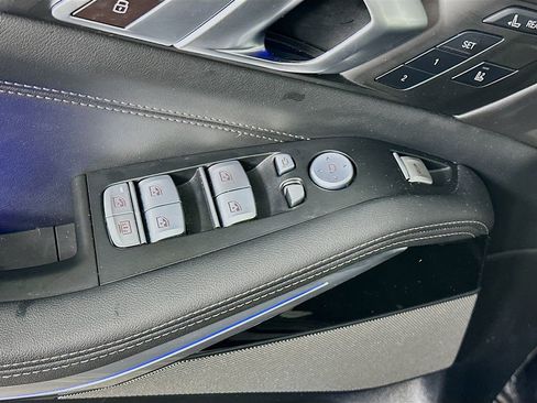 Used 2024 BMW X7 xDrive40i w/ Premium Package image 22