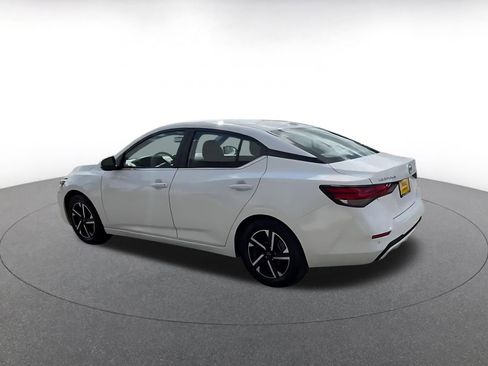 Used 2025 Nissan Sentra SV FWD image 10